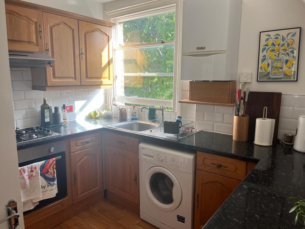 2 Bedroom Top Floor Flat, West Dulwich Free Street Parking London Exterior foto